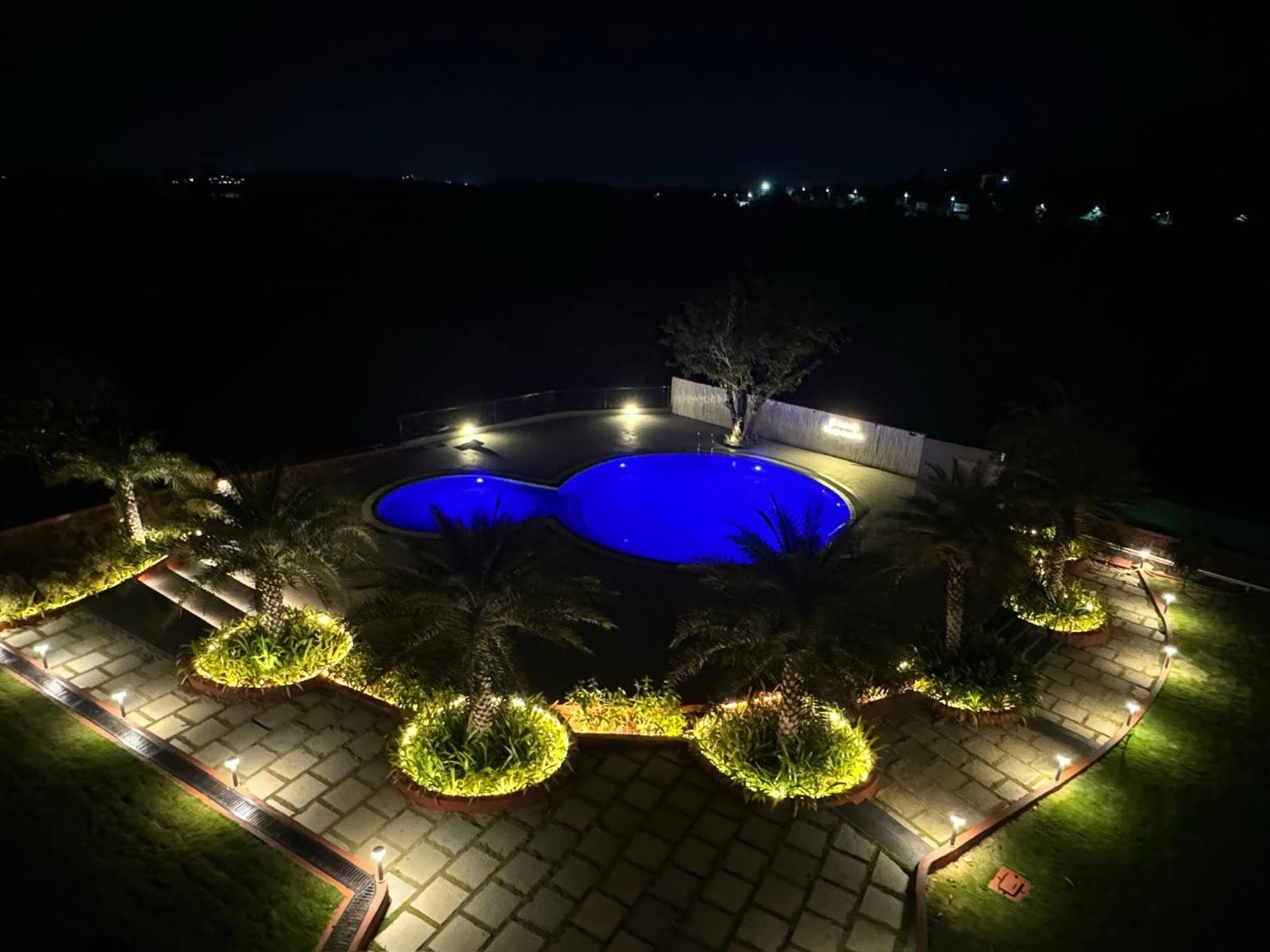 Ananta Villa Lonavala Extérieur photo